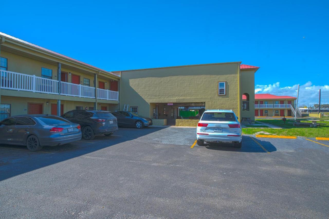 Days Inn By Wyndham Aransas Pass Exteriör bild